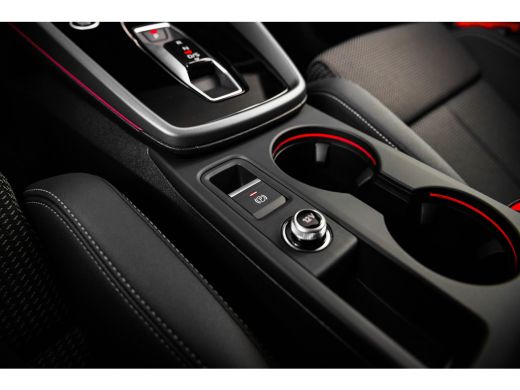 Audi A3 Limousine 30 TFSI S edition | Trekhaak | Carplay | Comfortpakket Plus | Achteruitrijcamera | ActivLease financial lease