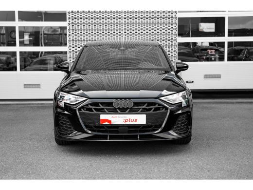 Audi A3 Limousine 30 TFSI S edition | Trekhaak | Carplay | Comfortpakket Plus | Achteruitrijcamera | ActivLease financial lease