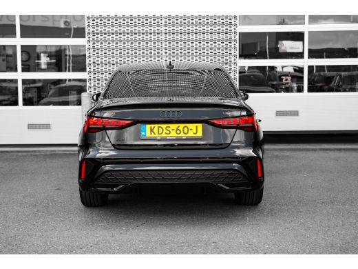 Audi A3 Limousine 30 TFSI S edition | Trekhaak | Carplay | Comfortpakket Plus | Achteruitrijcamera | ActivLease financial lease