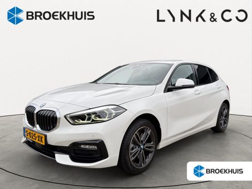 BMW 1 Serie Business Edition Plus | Sportstuur | Sportstoelen | Parkeersensoren voor en achter | Achteruitrij...