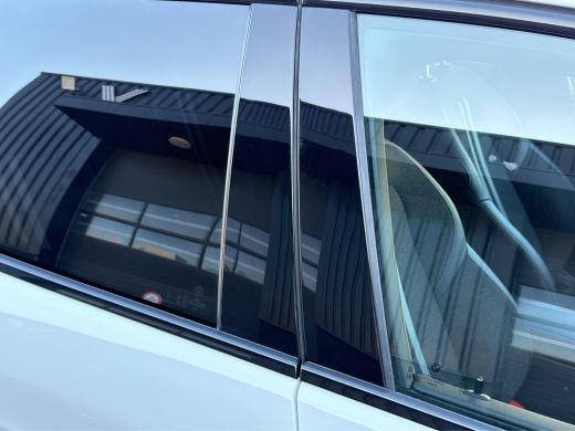 BMW 1 Serie Business Edition Plus | Sportstuur | Sportstoelen | Parkeersensoren voor en achter | Achteruitrij... ActivLease financial lease