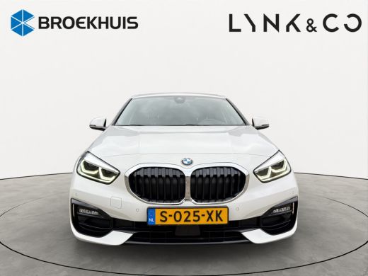 BMW 1 Serie Business Edition Plus | Sportstuur | Sportstoelen | Parkeersensoren voor en achter | Achteruitrij... ActivLease financial lease