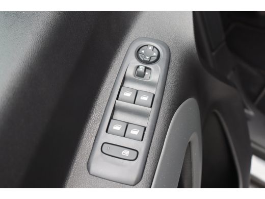 Citroën Berlingo Citroen 1.2 PURETECH 130PK SHINE AUTOMAAT / NAVI / CLIMA / LED / PDC / 17" LMV / CAMERA / KEYLESS... ActivLease financial lease