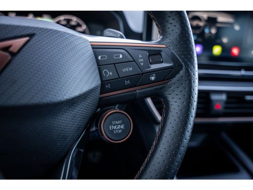 CUPRA Leon Sportstourer 1.4 VZ e-Hybrid 245PK | Achteruitrijcamera | Full-LED koplampen | Lichtmetalen velgen 19" ActivLease financial lease