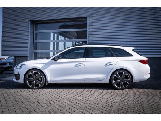 CUPRA Leon Sportstourer 1.4 VZ e-Hybrid 245PK | Achteruitrijcamera | Full-LED koplampen | Lichtmetalen velgen 19" ActivLease financial lease