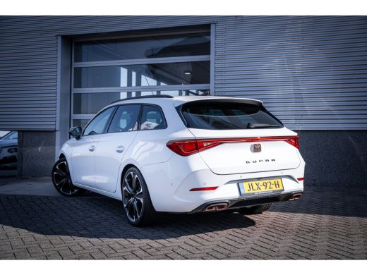 CUPRA Leon Sportstourer 1.4 VZ e-Hybrid 245PK | Achteruitrijcamera | Full-LED koplampen | Lichtmetalen velgen 19" ActivLease financial lease