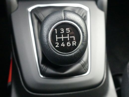 Ford Focus 1.0 EcoBoost Hybrid 125PK Titanium | ADAPTIVE CRUISE | DODEHOEKDETECTIE | CAMERA | PRIVACY GLAS | ActivLease financial lease