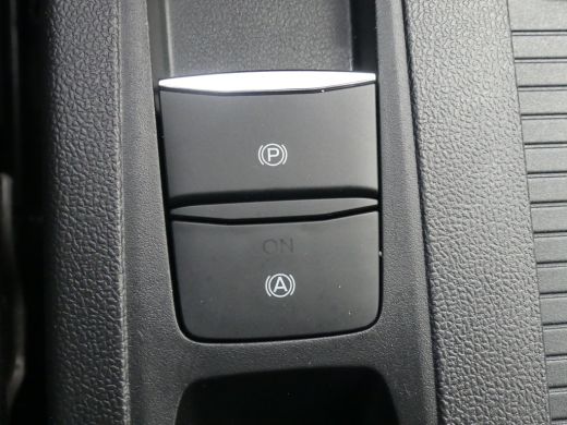 Ford Focus 1.0 EcoBoost Hybrid 125PK Titanium | ADAPTIVE CRUISE | DODEHOEKDETECTIE | CAMERA | PRIVACY GLAS | ActivLease financial lease