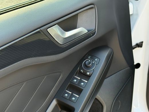 Ford Focus 1.0 EcoBoost Hybrid ST Line Automaat 155pk | Winter pack | Apdat. Cruise | Afneembare trekhaak | ... ActivLease financial lease