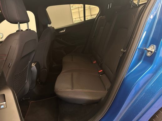 Ford Focus 1.0 EcoBoost Hybrid ST Line X Business Camera | Dode hoek | Lichtmetaal Getint glas | Navigatie |... ActivLease financial lease