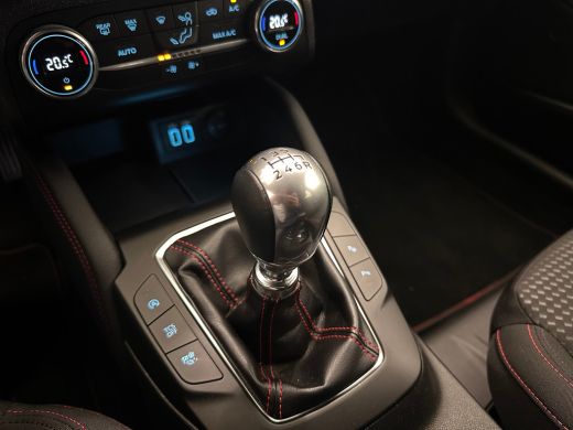 Ford Focus 1.0 EcoBoost Hybrid ST Line X Business Camera | Dode hoek | Lichtmetaal Getint glas | Navigatie |... ActivLease financial lease