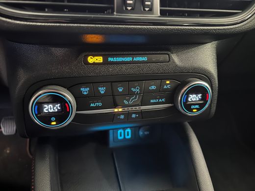 Ford Focus 1.0 EcoBoost Hybrid ST Line X Business Camera | Dode hoek | Lichtmetaal Getint glas | Navigatie |... ActivLease financial lease