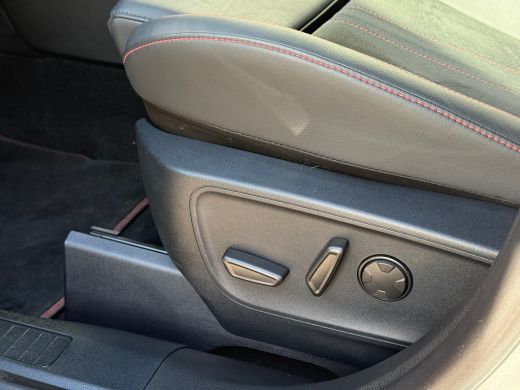 Ford Kuga 2.5 PHEV ST-Line X 243pk | B&O audio | Winter pack | Adapt. Cruise | Carplay ActivLease financial lease