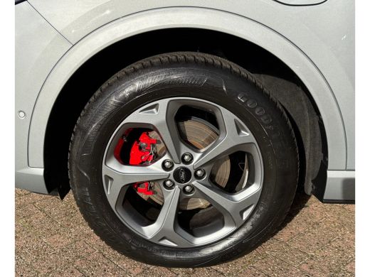 Ford Kuga 2.5 PHEV ST-Line X 243pk | B&O audio | Winter pack | Adapt. Cruise | Carplay ActivLease financial lease