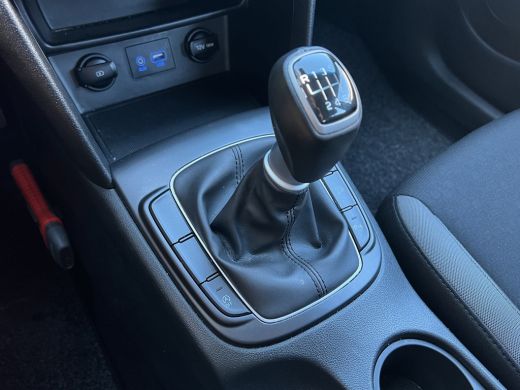 Hyundai Kona 1.0 T-GDI 120pk Comfort | Camera | Carplay | Climate controle | Bluetooth | Cruise controle | Par... ActivLease financial lease