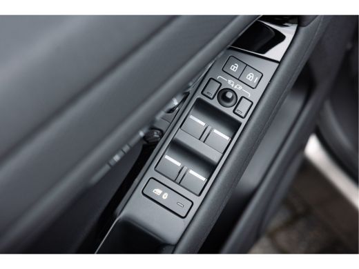 Land Rover Range Rover Evoque P300e AWD R-Dynamic S | Pano | Black Pack | 20 Inch | Cold Climate | Adaptieve Cr Control | Stoel... ActivLease financial lease