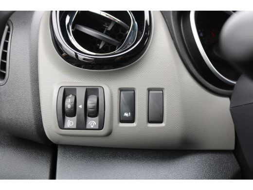 Nissan NV300 1.6 dCi 125pk DC Airco Navigatie Camera Leer ActivLease financial lease