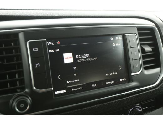 Opel Vivaro-e 75 kWh L2H1 | Snelladen | SOH 99% | Airco | Cruise | Carplay | 3 Zits | Parkeersens. ActivLease financial lease