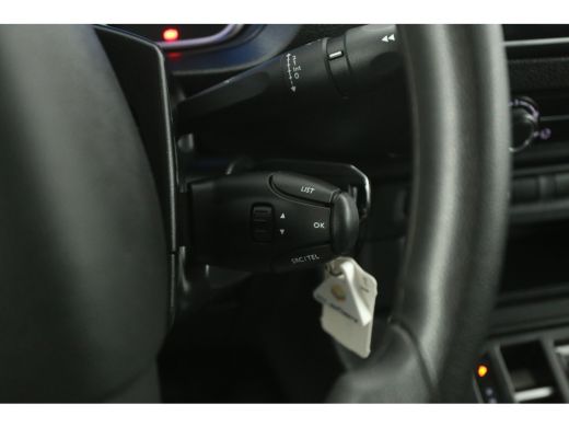 Opel Vivaro-e 75 kWh L2H1 | Snelladen | SOH 99% | Airco | Cruise | Carplay | 3 Zits | Parkeersens. ActivLease financial lease