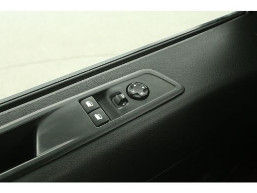 Opel Vivaro-e 75 kWh L2H1 | Snelladen | SOH 99% | Airco | Cruise | Carplay | 3 Zits | Parkeersens. ActivLease financial lease