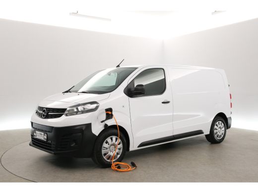 Opel Vivaro-e 75 kWh L2H1 | Snelladen | SOH 99% | Airco | Cruise | Carplay | 3 Zits | Parkeersens. ActivLease financial lease