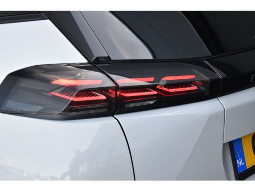 Peugeot 2008 1.2 Hybrid 136 Allure Automaat | Navigatie by App | Full-LED | Parkeersensoren | Cruise Control |... ActivLease financial lease
