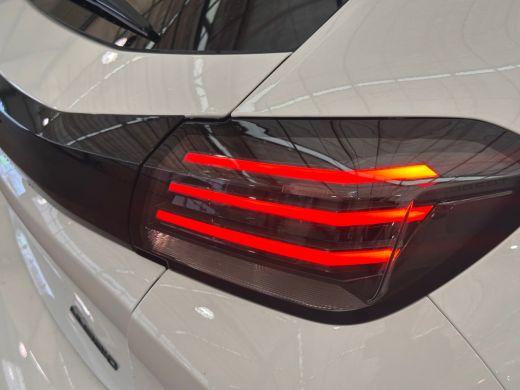 Peugeot 208 1.2 Hybrid 110 e-DCS6 Allure Camera | Navigatie | Carplay | Leder/Stof | Digitaal Dashboard | 16"... ActivLease financial lease