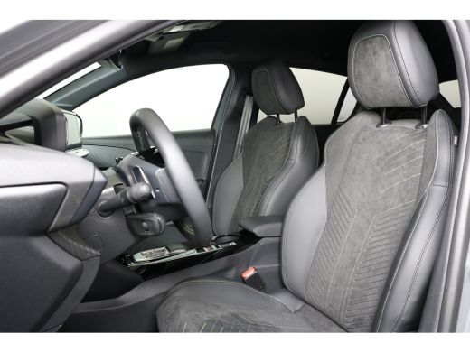 Peugeot 208 1.2 Hybrid 145 e-DCS6 GT | Navi | Clima | Adaptive Cruise | Alcantara | Stoelverwarming | Camera ... ActivLease financial lease
