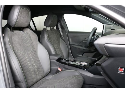 Peugeot 208 1.2 Hybrid 145 e-DCS6 GT | Navi | Clima | Adaptive Cruise | Alcantara | Stoelverwarming | Camera ... ActivLease financial lease