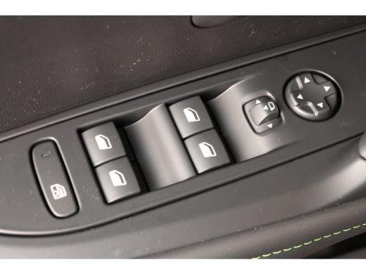 Peugeot 208 1.2 Hybrid 145 e-DCS6 GT | Navi | Clima | Adaptive Cruise | Alcantara | Stoelverwarming | Camera ... ActivLease financial lease