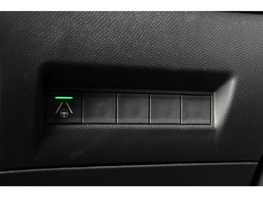 Peugeot 208 1.2 Hybrid 145 e-DCS6 GT | Navi | Clima | Adaptive Cruise | Alcantara | Stoelverwarming | Camera ... ActivLease financial lease