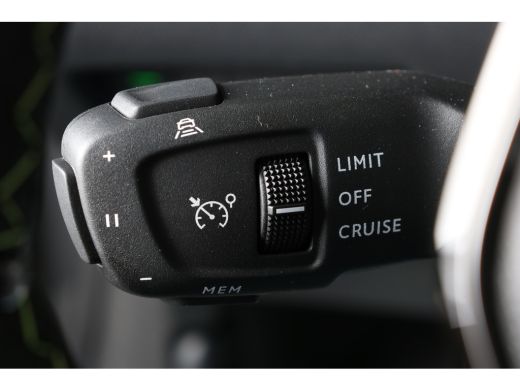 Peugeot 208 1.2 Hybrid 145 e-DCS6 GT | Navi | Clima | Adaptive Cruise | Alcantara | Stoelverwarming | Camera ... ActivLease financial lease
