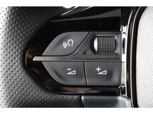 Peugeot 208 1.2 Hybrid 145 e-DCS6 GT | Navi | Clima | Adaptive Cruise | Alcantara | Stoelverwarming | Camera ... ActivLease financial lease