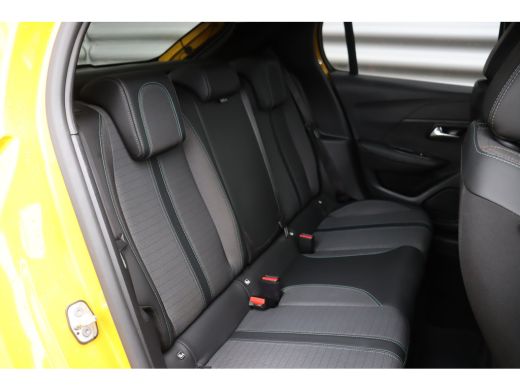 Peugeot 208 1.2 PURETECH 100PK ALLURE PACK / NAVI / LEDER / CLIMA / FULL-LED / PDC / CAMERA / 16" LMV / WINTE... ActivLease financial lease