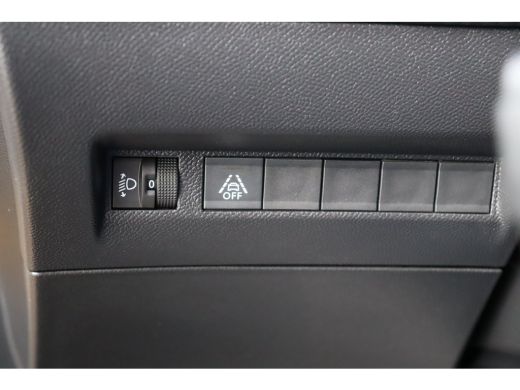 Peugeot 208 1.2 PURETECH 100PK ALLURE PACK / NAVI / LEDER / CLIMA / FULL-LED / PDC / CAMERA / 16" LMV / WINTE... ActivLease financial lease