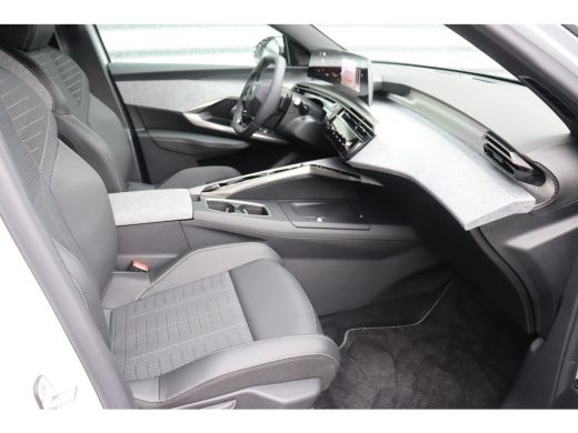 Peugeot 3008 1.2 HYBRID 145PK GT AUTOMAAT / NAVI / LEDER / CLIMA / LED / PDC / 19" LMV / CAMERA / WINTERPAKKET... ActivLease financial lease