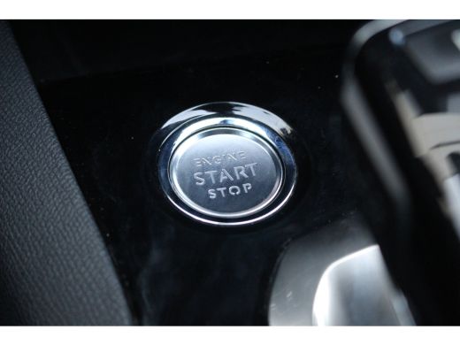 Peugeot 3008 1.6 HYbrid 225 GT | Adap. Cruise C. | KeyLess | Camera | Elek. Achterklep | Drive Assist | Navi |... ActivLease financial lease