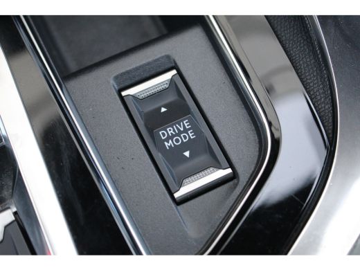 Peugeot 3008 1.6 HYbrid 225 GT | Adap. Cruise C. | KeyLess | Camera | Elek. Achterklep | Drive Assist | Navi |... ActivLease financial lease