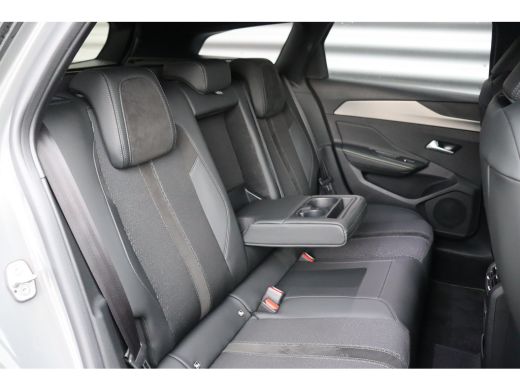Peugeot 308 SW 1.2 HYBRID 136PK GT PACK AUTOMAAT / NAVI / LEDER / CLIMA / PDC / 18" LMV / CAMERA / KEYLESS / ... ActivLease financial lease