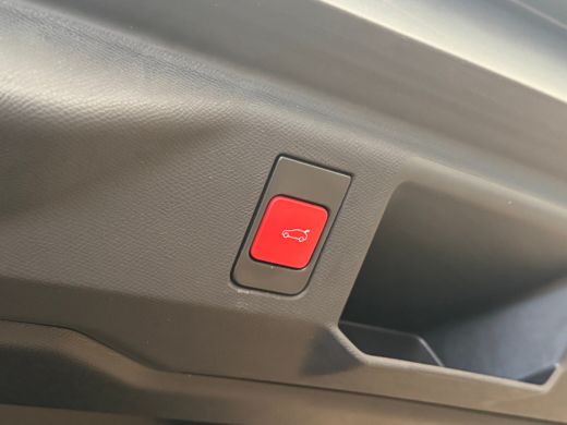 Peugeot 5008 1.2 Hybrid 136 GT Camera | Adaptieve Cruise | Stoel & Stuurverwarming | Climate | 19" Lichtmetaal... ActivLease financial lease