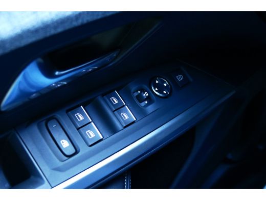 Peugeot 5008 1.2 HYBRID 145PK GT AUTOMAAT / NAVI /CLIMA / PDC / 19"LMV / CAMERA / ELEKTR. ACHTERKLEP / KEYLESS... ActivLease financial lease