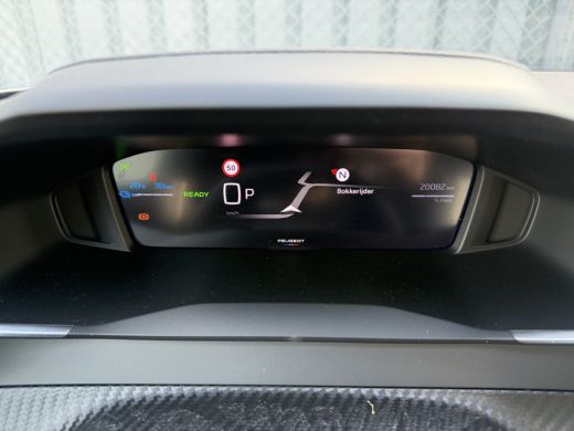 Peugeot e-2008 EV Allure 50 kWh (Keyless Entry - LED - Parkeersensoren V+A - Navigatie - Automatische Airco - 3D... ActivLease financial lease