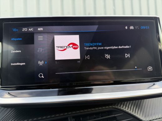 Peugeot e-2008 EV Allure 50 kWh (Keyless Entry - LED - Parkeersensoren V+A - Navigatie - Automatische Airco - 3D... ActivLease financial lease