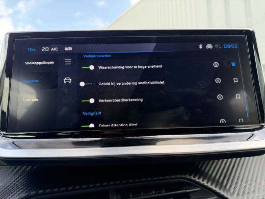 Peugeot e-2008 EV Allure 50 kWh (Keyless Entry - LED - Parkeersensoren V+A - Navigatie - Automatische Airco - 3D... ActivLease financial lease