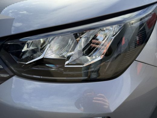 Peugeot e-2008 EV Allure 50 kWh (Keyless Entry - LED - Parkeersensoren V+A - Navigatie - Automatische Airco - 3D... ActivLease financial lease