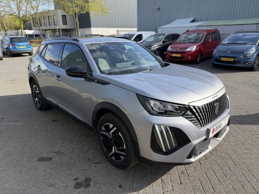 Peugeot e-2008 EV Allure 50 kWh (Keyless Entry - LED - Parkeersensoren V+A - Navigatie - Automatische Airco - 3D... ActivLease financial lease