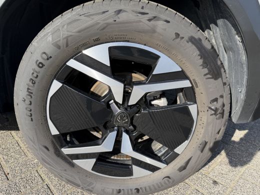 Peugeot e-2008 EV Allure 50 kWh (Keyless Entry - LED - Parkeersensoren V+A - Navigatie - Automatische Airco - 3D... ActivLease financial lease