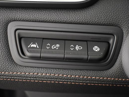 Renault Clio 1.0 TCe Initiale Paris 90pk | Lederen bekleding | Dodehoekdetectie | Bose audio | Navigatie | Key... ActivLease financial lease