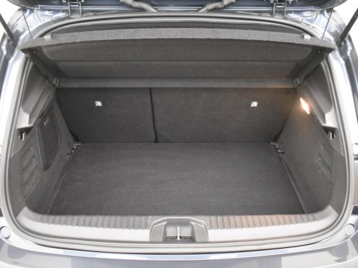 Renault Clio 1.0 TCe Initiale Paris 90pk | Lederen bekleding | Dodehoekdetectie | Bose audio | Navigatie | Key... ActivLease financial lease