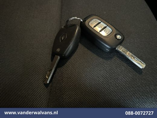 Renault Master 2.3 dCi 136pk L3H2 Euro6 Airco | Camera | Navigatie | LED | Cruisecontrol | 2500kg Trekhaak Parke... ActivLease financial lease